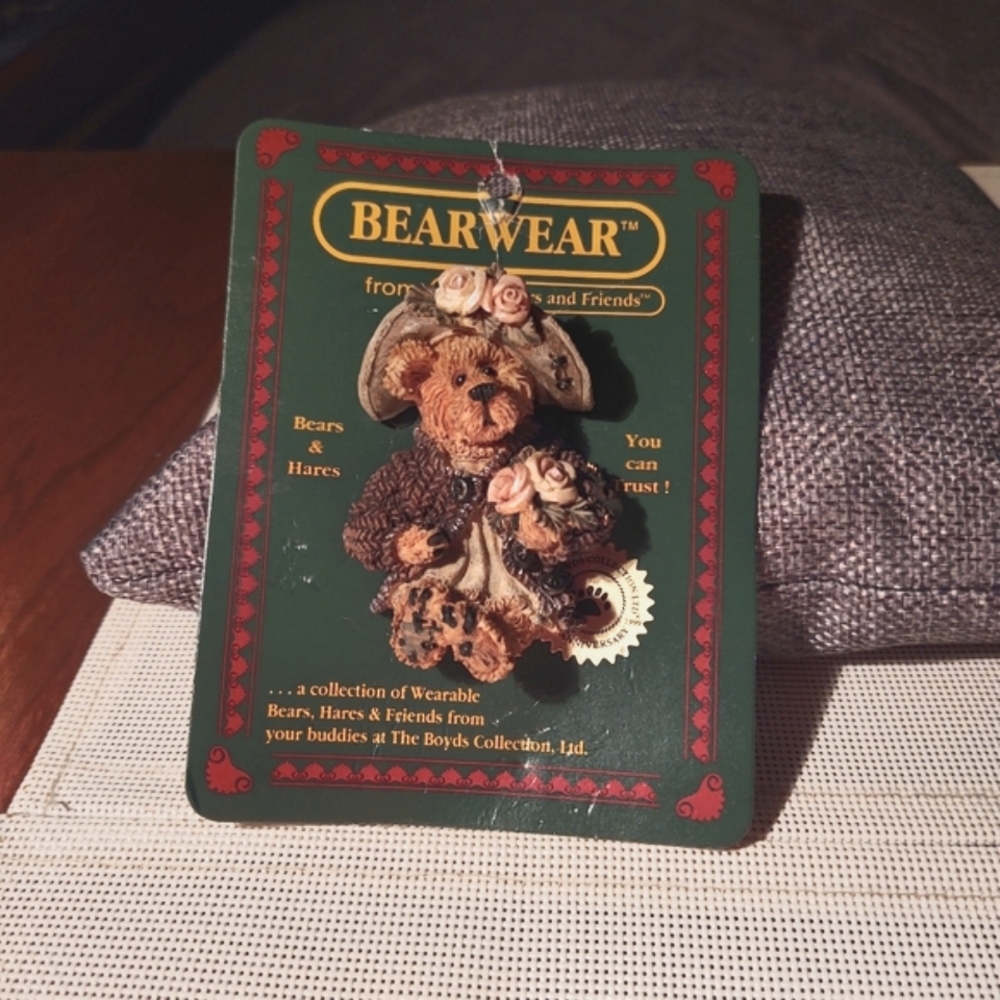 Boyds Bears Brooch Pin Mrs Tuttle